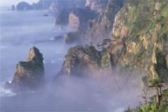 Mist on the cliffs (Kitayama)
